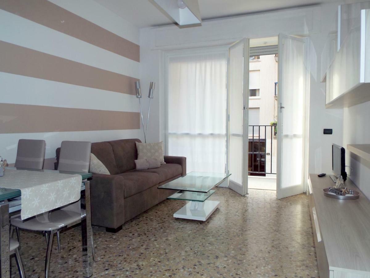 Lacaralele Apartment Milan Exterior photo